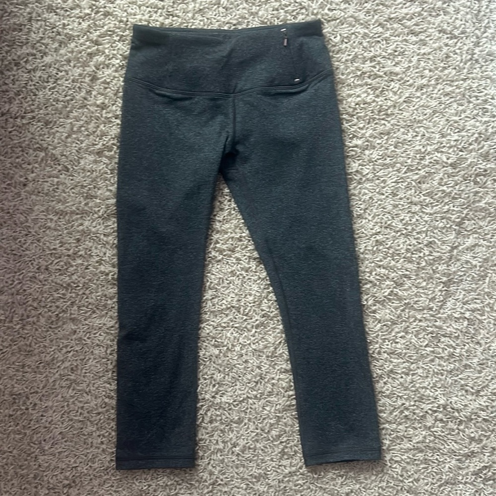NWOT CALIA Womenās XS Gray Capri Leggings